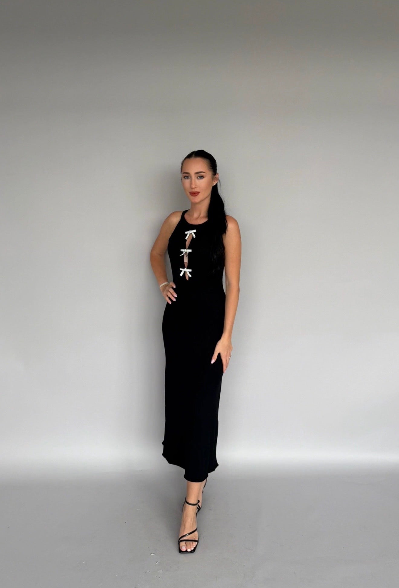 Rochie neagra din tricot cu fundițe detasabile