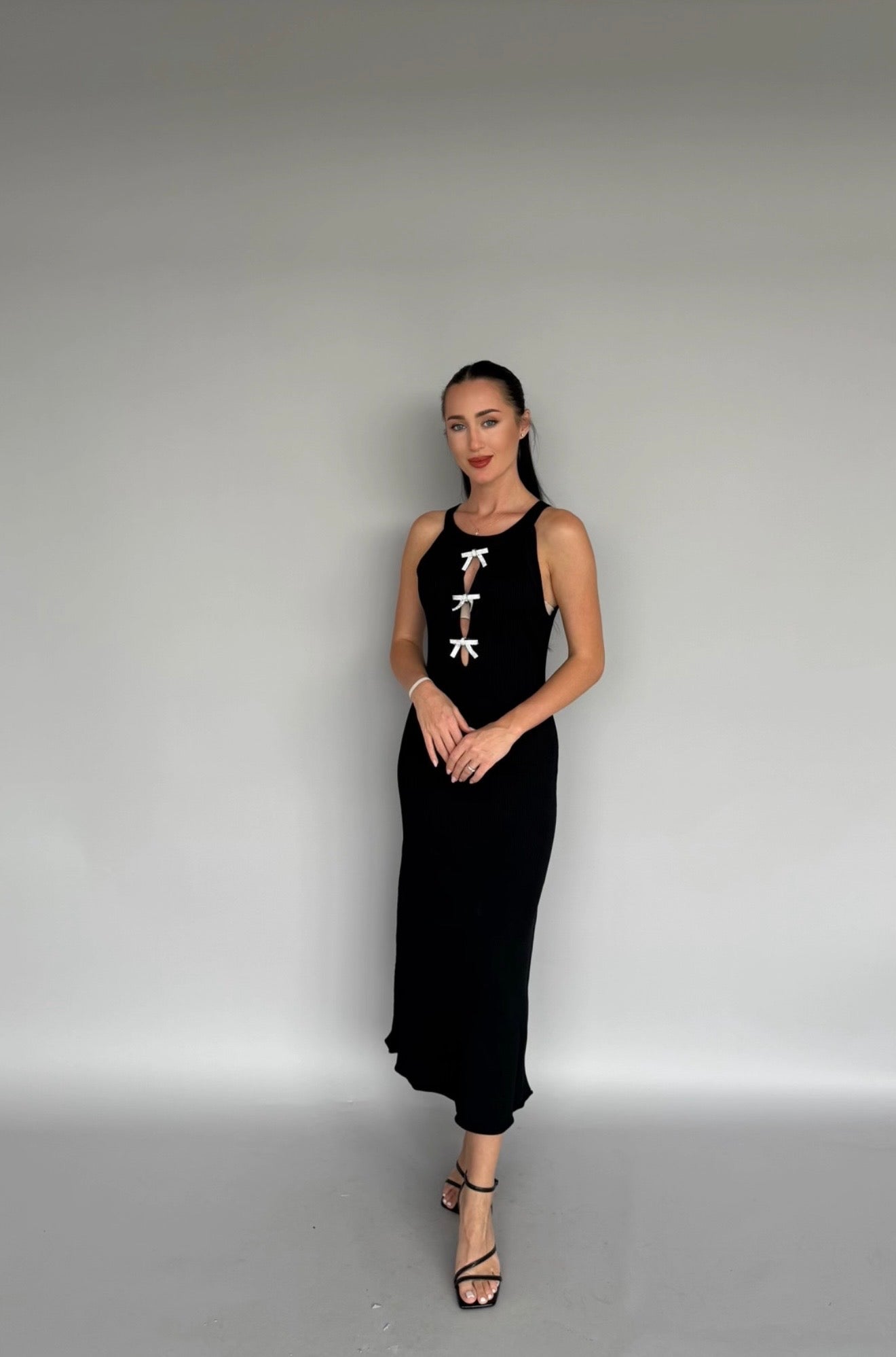 Rochie neagra din tricot cu fundițe detasabile