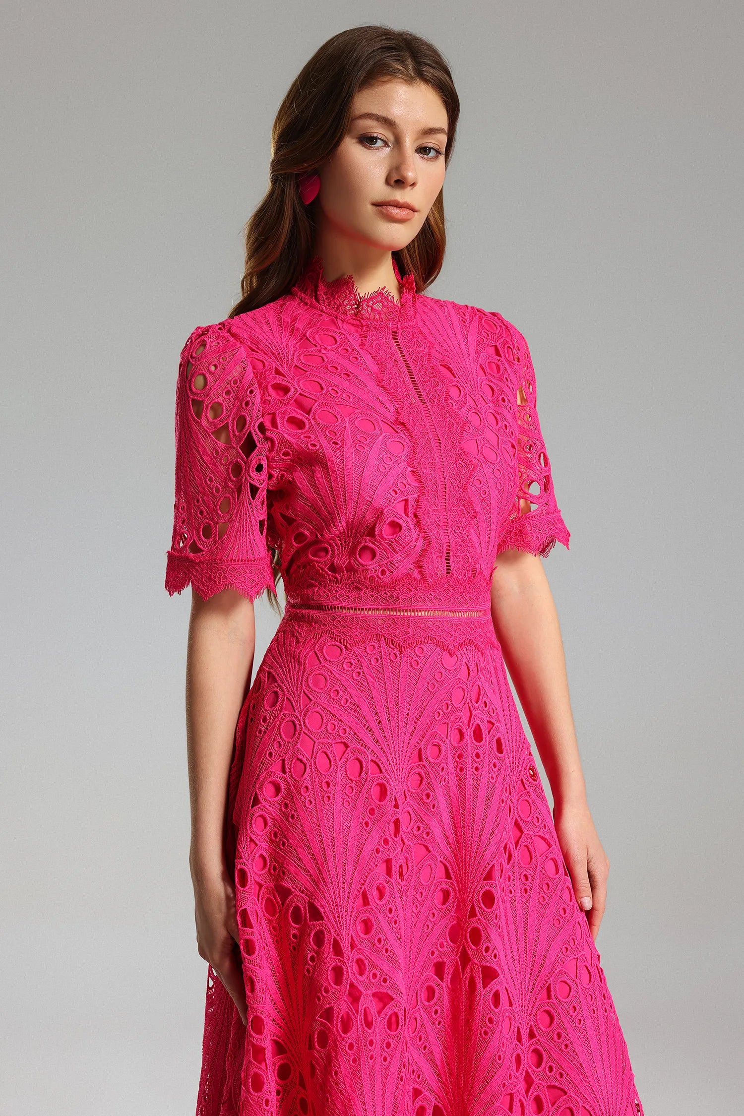 Rochie midi magenta din dantelă Amaris
