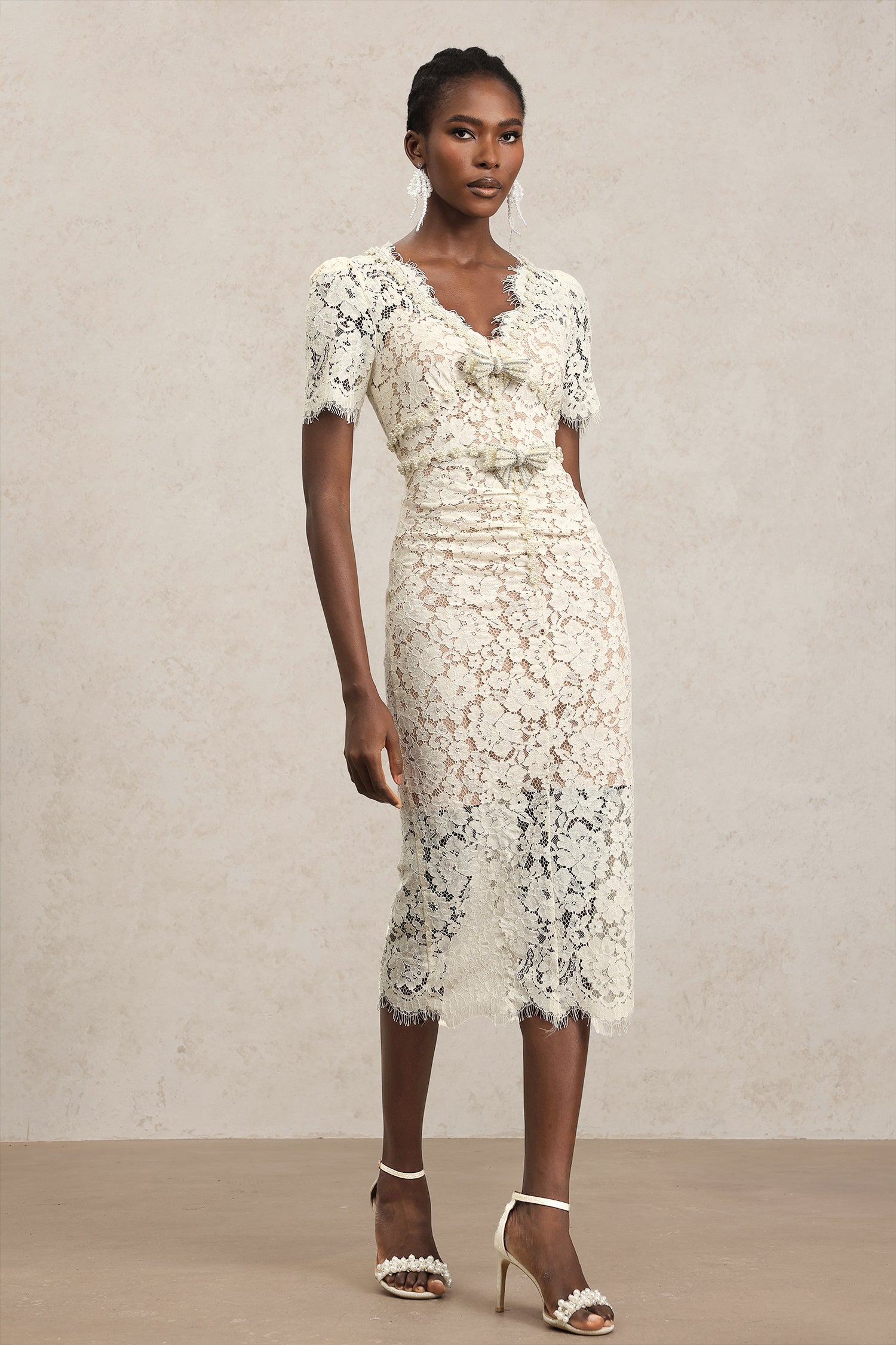 Rochie midi crem din dantela cu croi mulat Livia