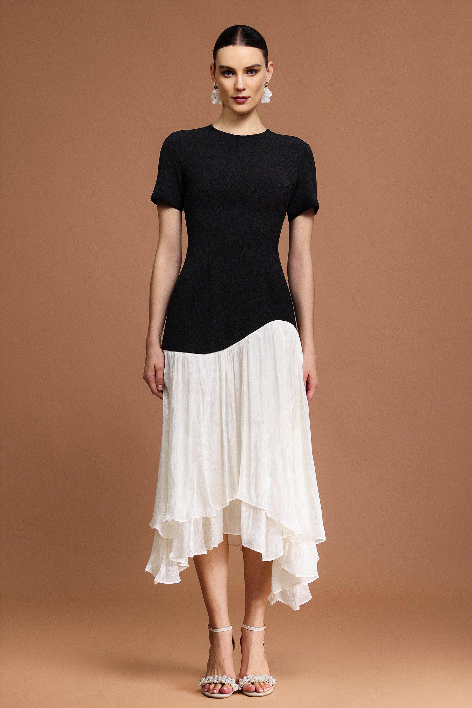 Rochie midi neagră cu inserție plisată crem Nerisa