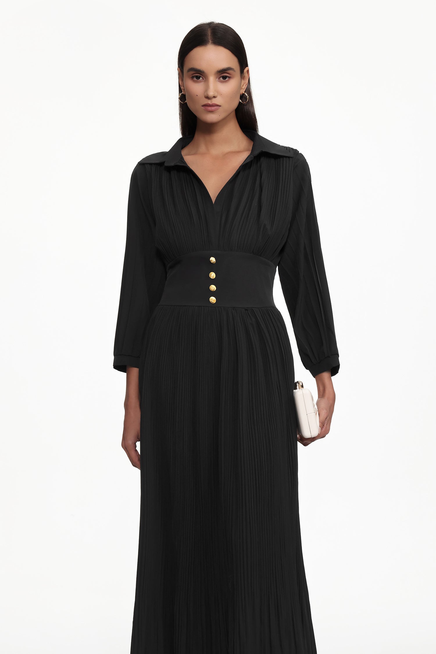 Rochie midi Sophia neagră plisată cu nasturi aurii