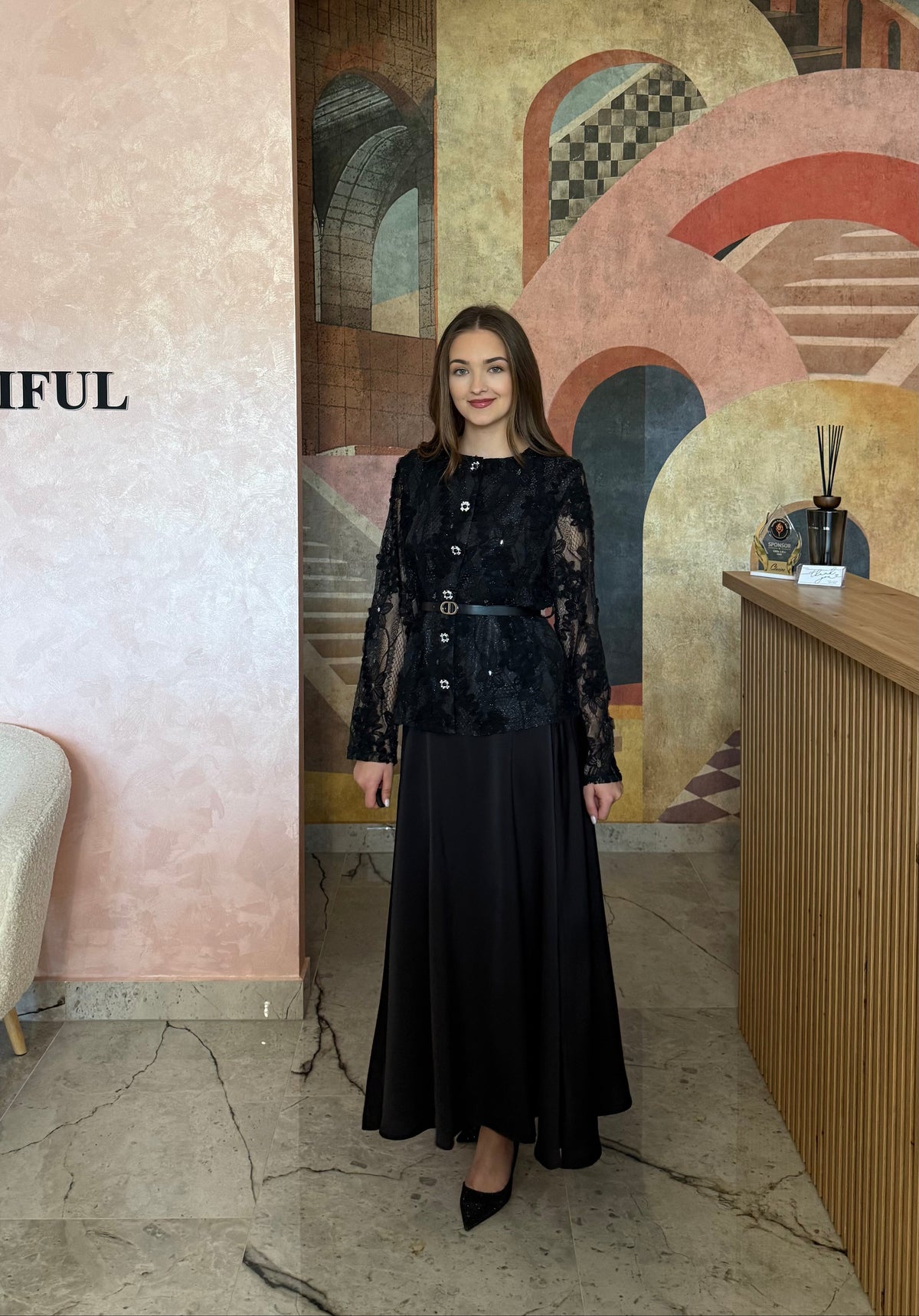 Set din 2 piese negru Raina cu cămașă dantelată și fustă satinată