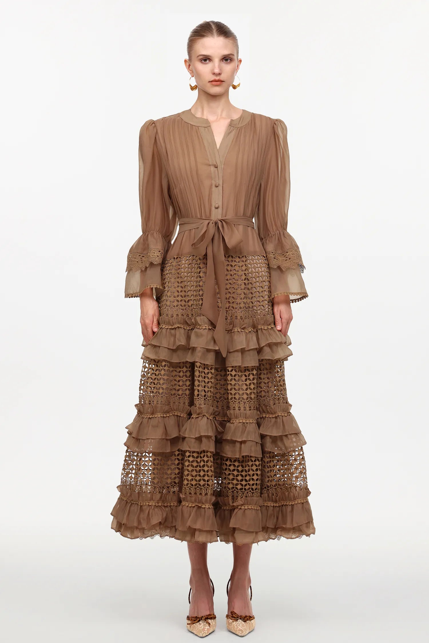 Rochie midi Siene Mocha maro cu dantelă și volane