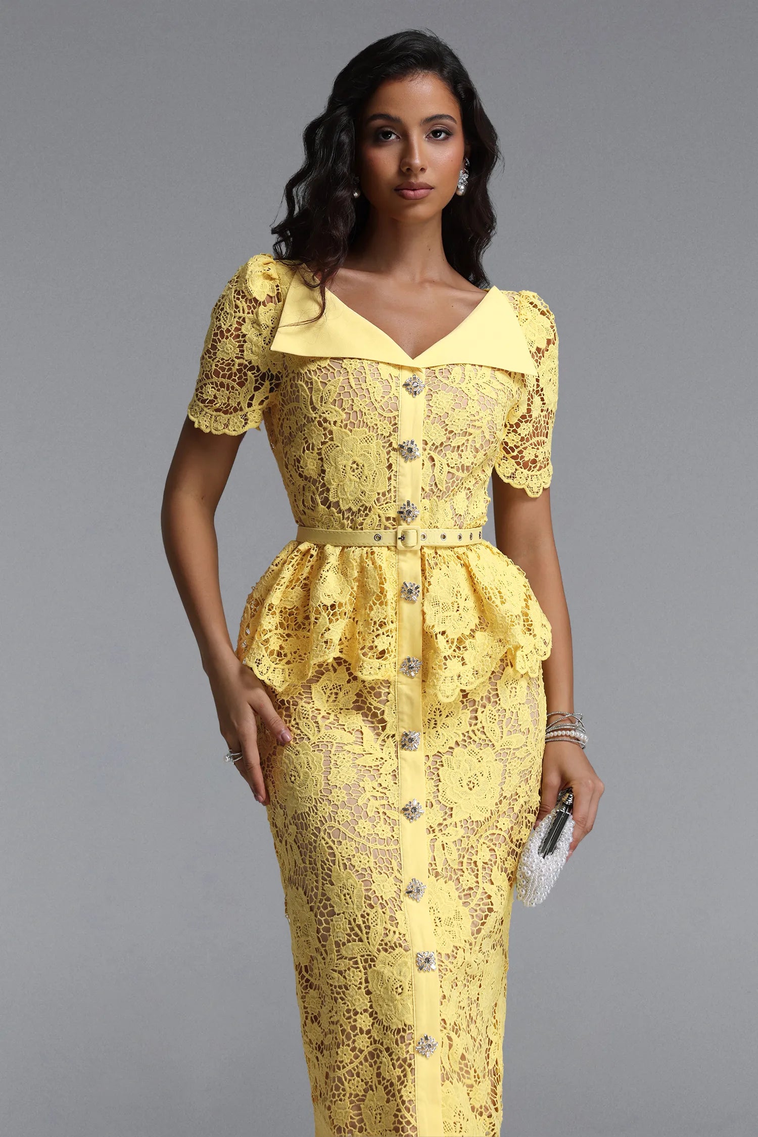 Rochie midi Juliette galbenă din dantelă cu guler tip rever