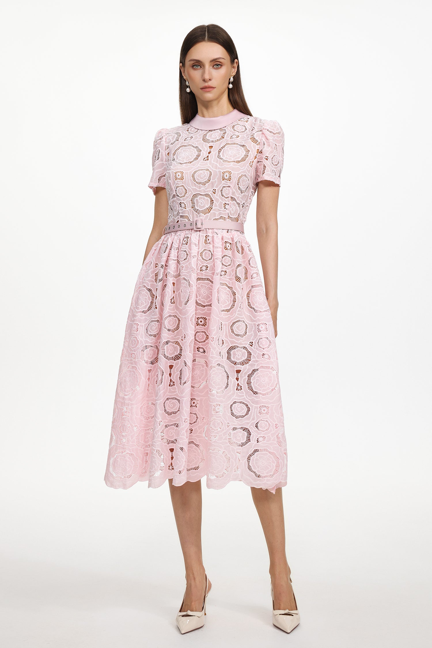 Rochie midi elegantă Eliana roz din dantelă florală