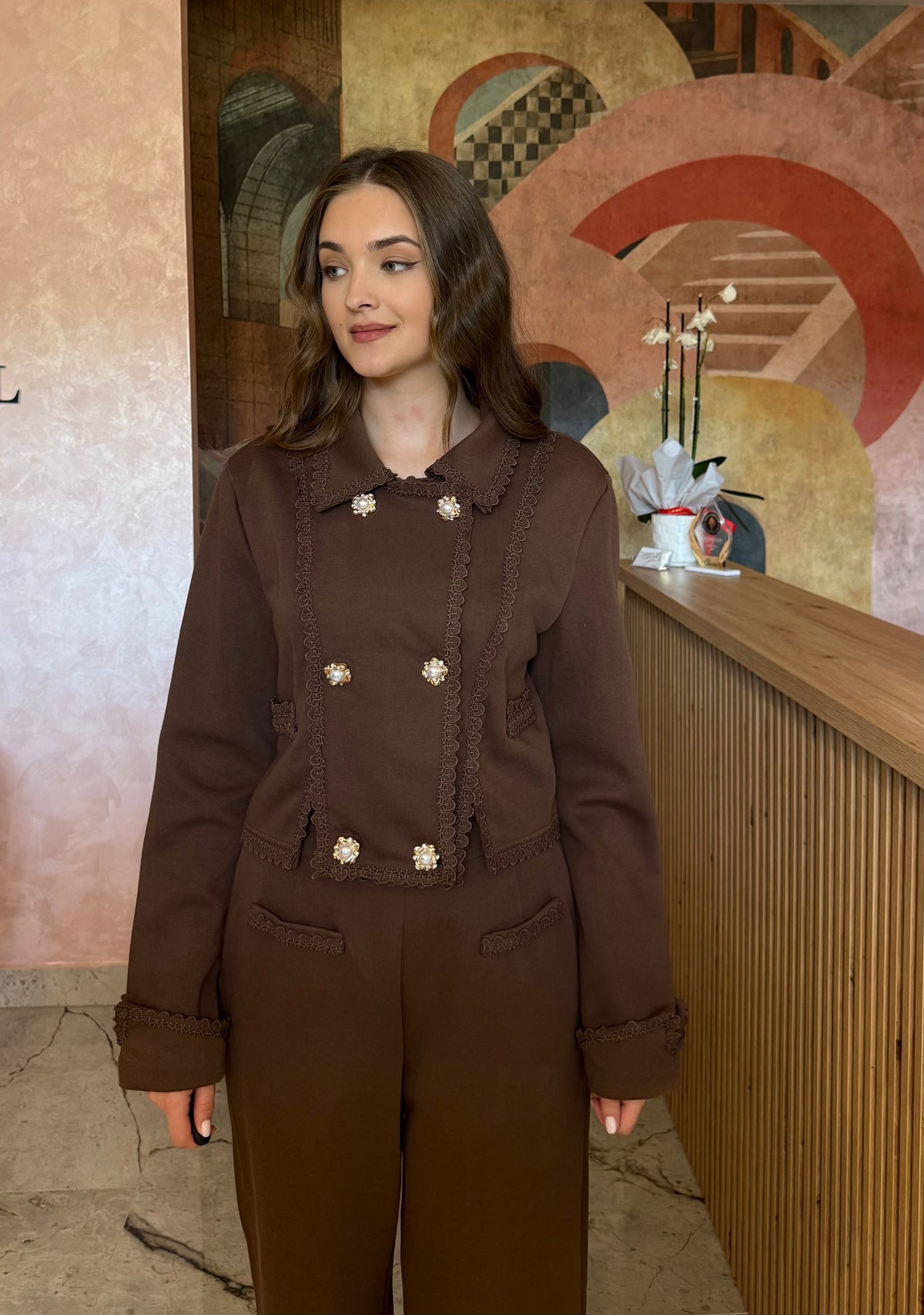 Set maro Solis cu sacou cambrat și pantaloni cu croi drept