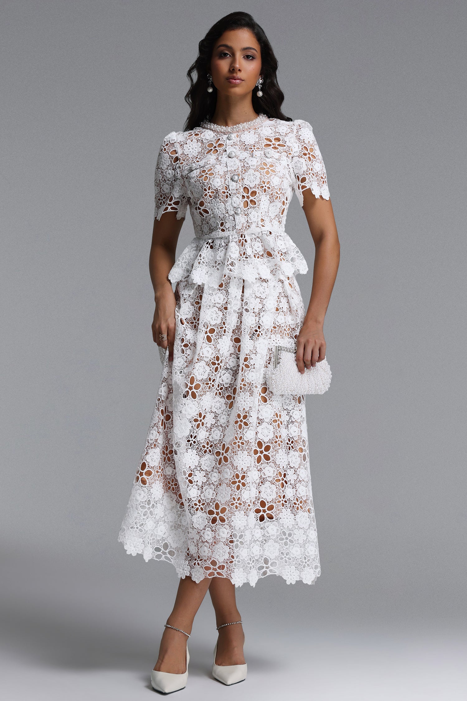 Rochie midi elegantă Bella Flora albă din dantelă florală