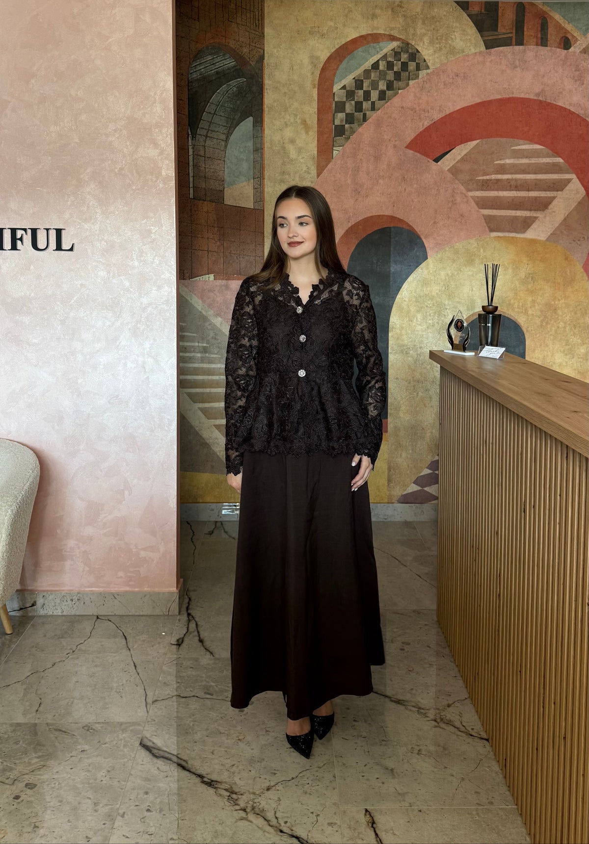 Set din 3 piese maro Alora cu maiou cămașă din dantelă și fustă în A